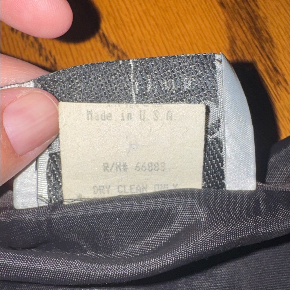 Facets Bear Patterned Vest - image 7